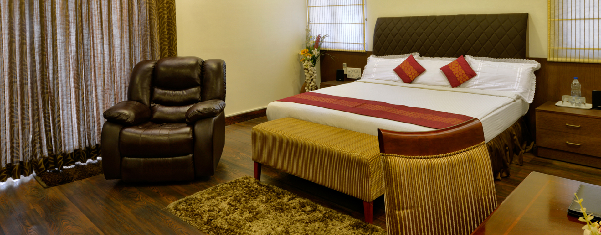 Pleasand Boulevard Carousel