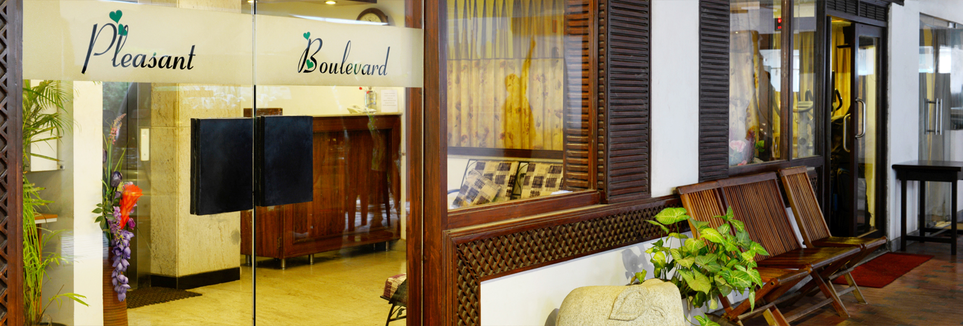 Pleasand Boulevard Carousel