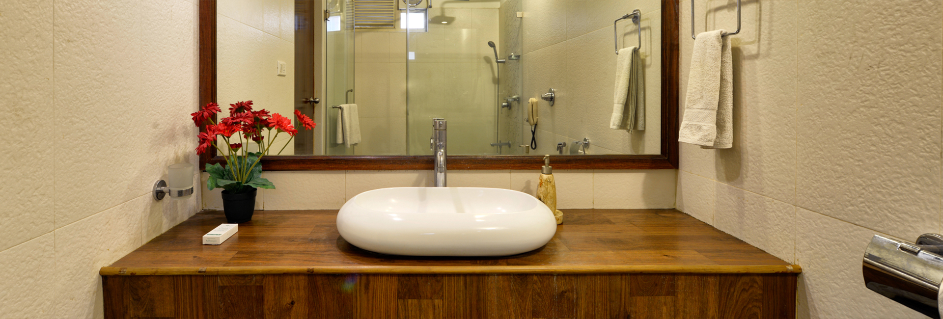 Pleasand Boulevard Carousel