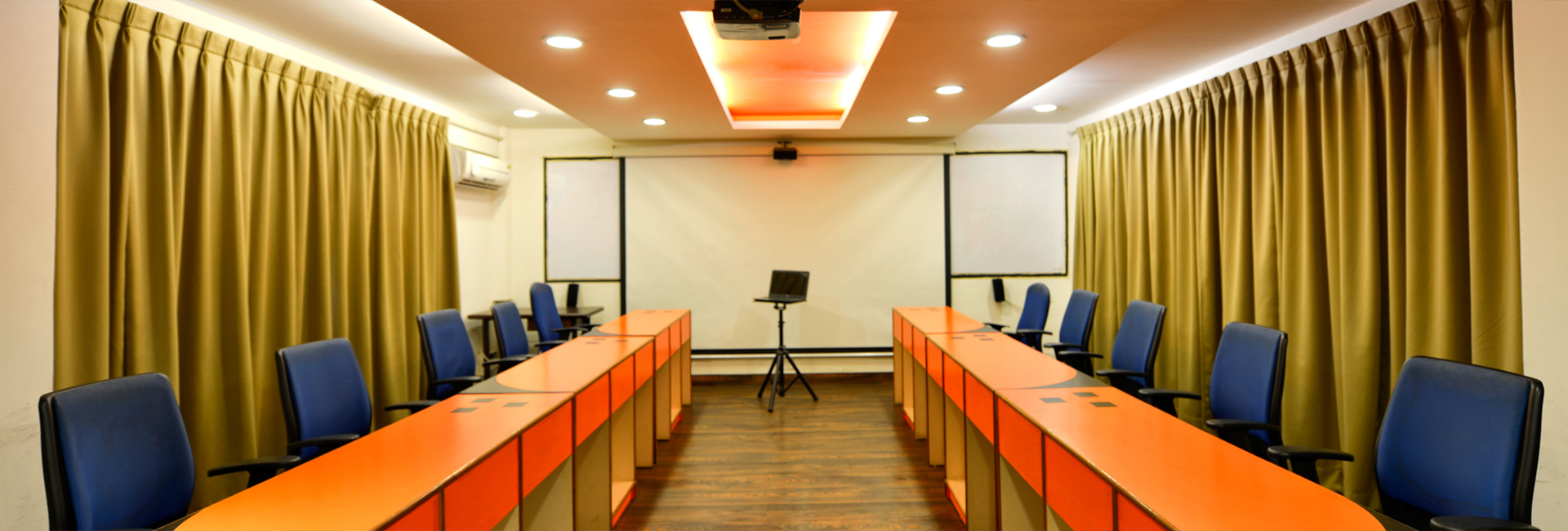 Pleasand Boulevard Carousel